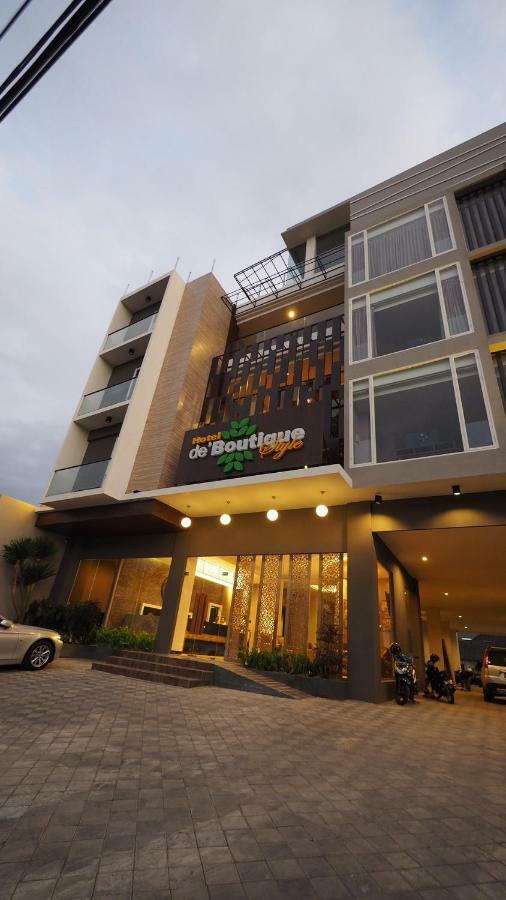 De Boutique Style Hotel Malang Exterior photo